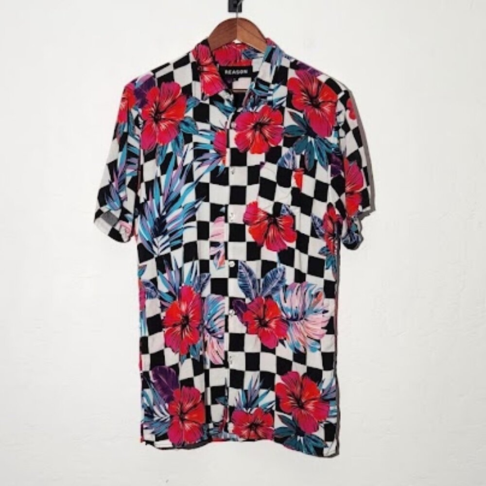 Reason Men's Short Sleeve Button-Down Shirt in size Large
